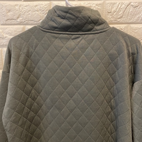 Half Zip Quilter Sweatshirt - Picture 2 of 3